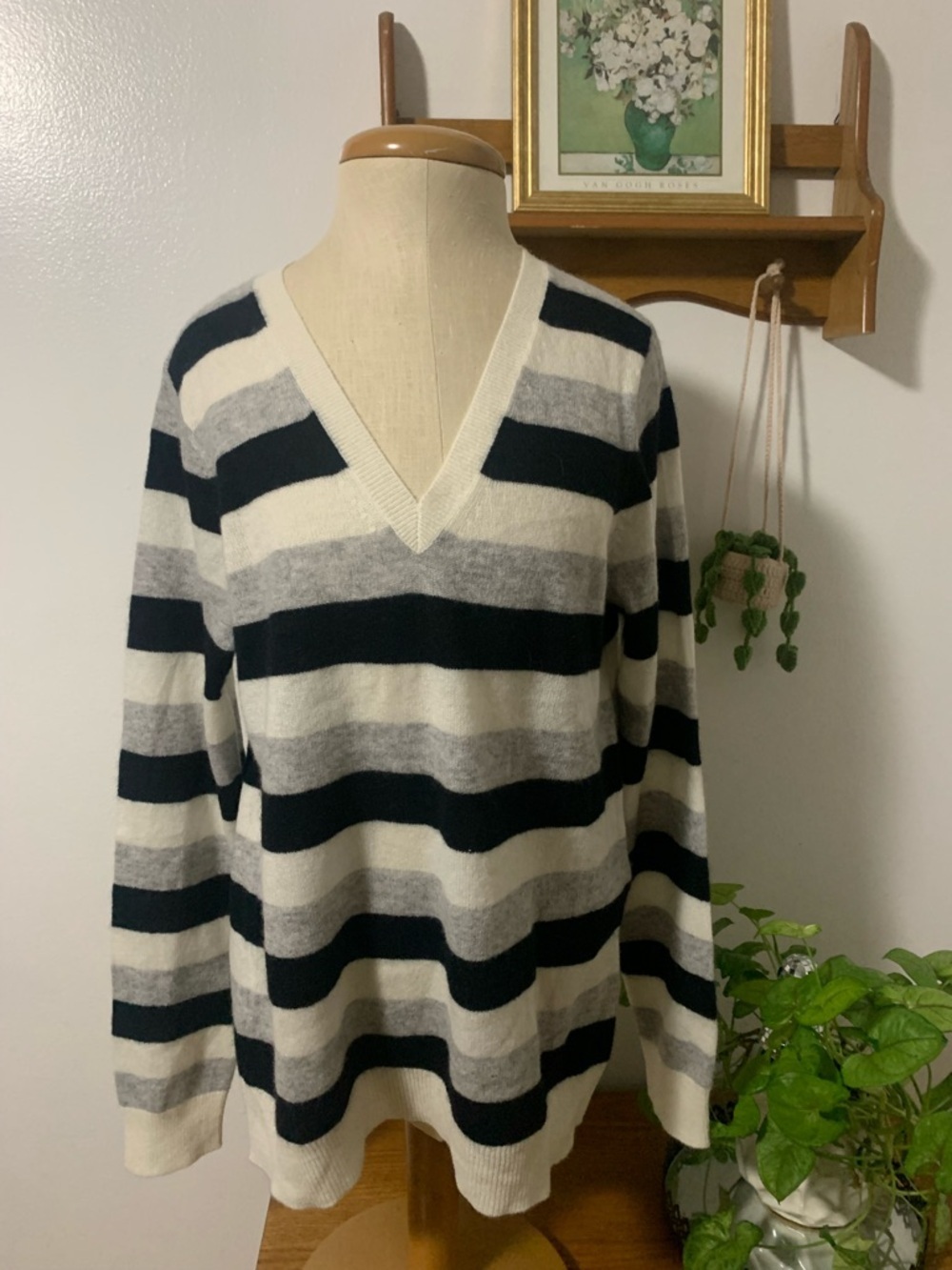 Charter Club NWT Black, White & Light Gray V-Neck 100% Cashmere Striped Sweater